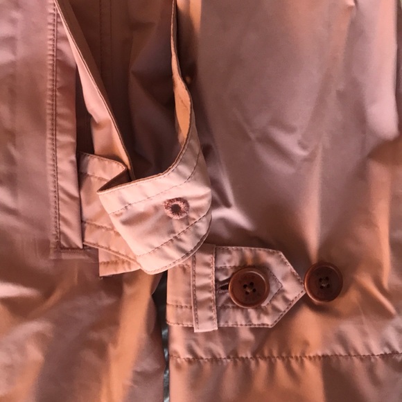 Aigle trench coat. - Picture 5 of 9